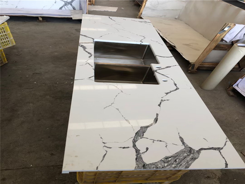 Arctic White Engineer Quartz Countertop