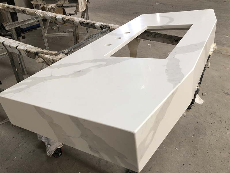 Statuario Quartz Bath Top in Miltered Edge