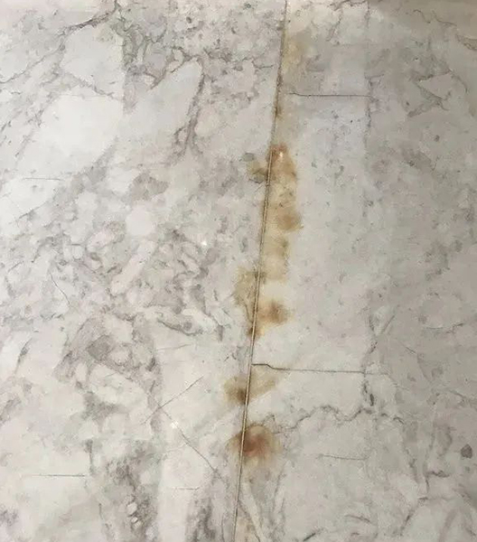 Yellowing White Marble