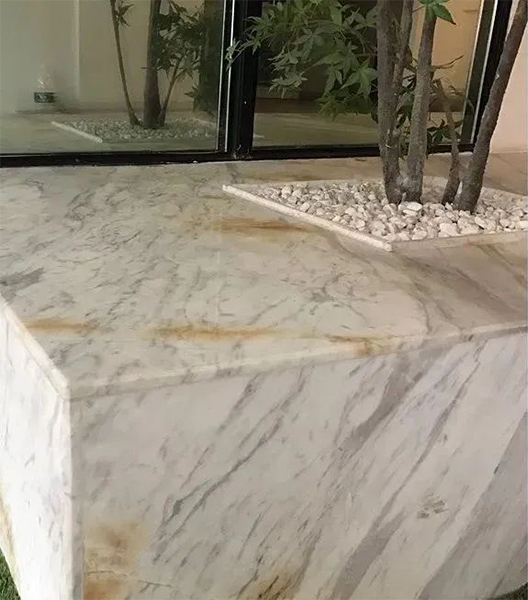 White Marble Turn In Yellow