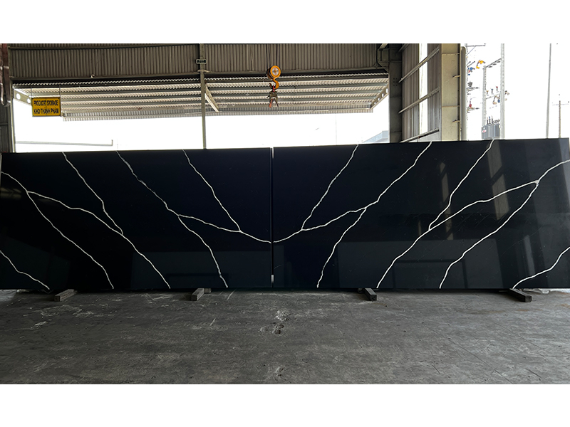 Calacatta Black Thunder Quartz Slab