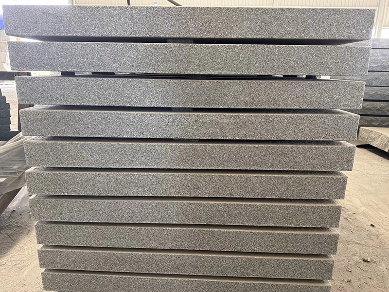 Cambodian G654 Treads