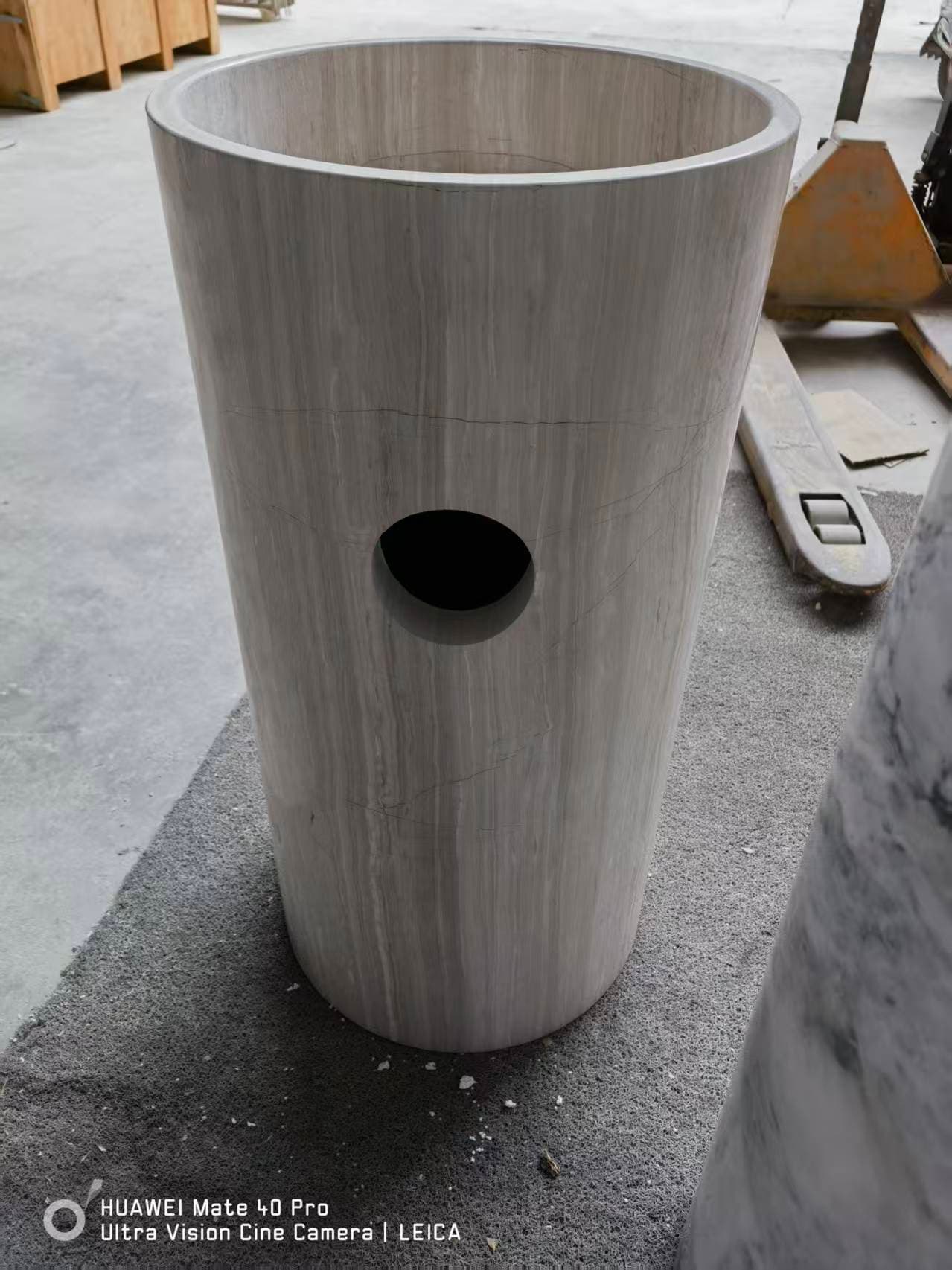 Marble freestanding basin