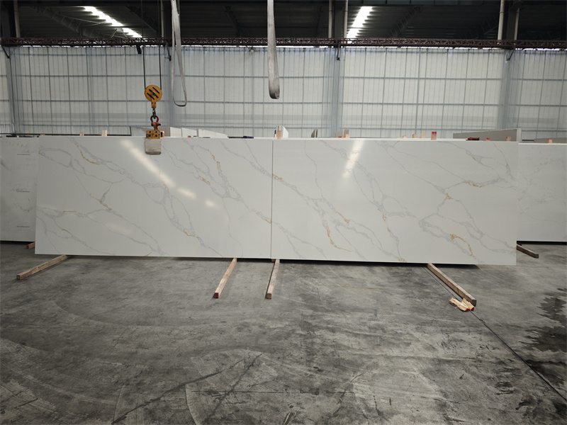 calacatta quartz slab
