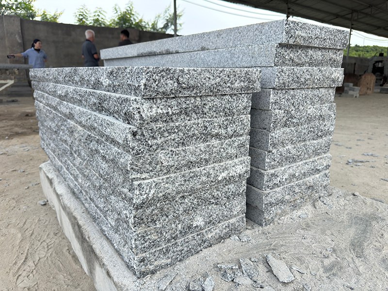 Salt pepper landscape tile