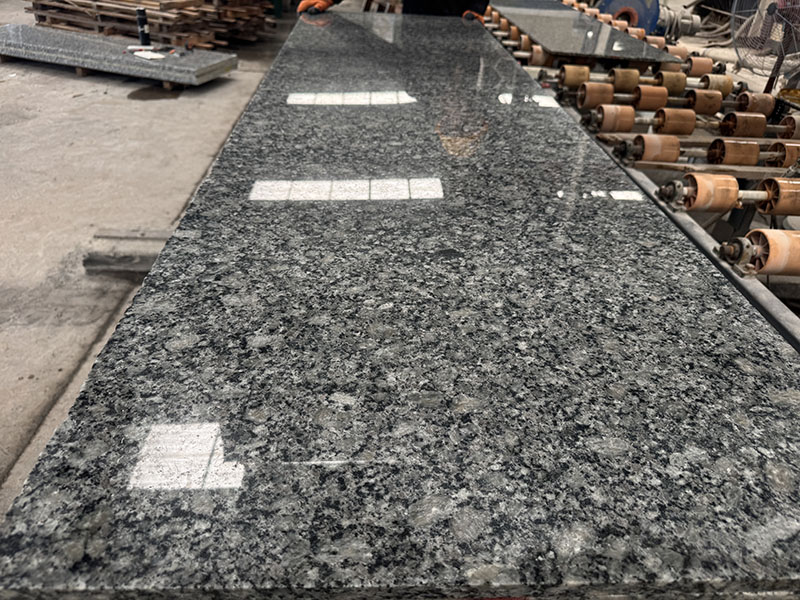 Blue Sapphire granite slabs polishing process Blue Sapphire granite slabs polishing process