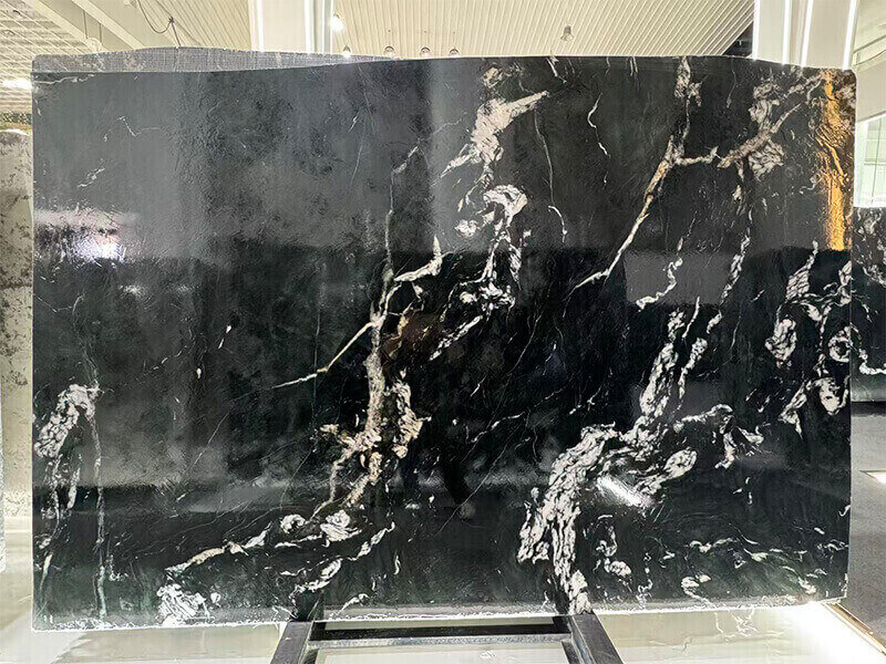 Emerald Green Quartzite Slabs Emerald Green Quartzite Slabs