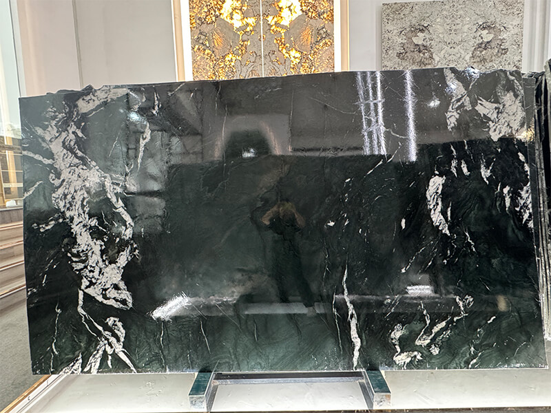 Emerald Green Quartzite Slabs Emerald Green Quartzite Slabs