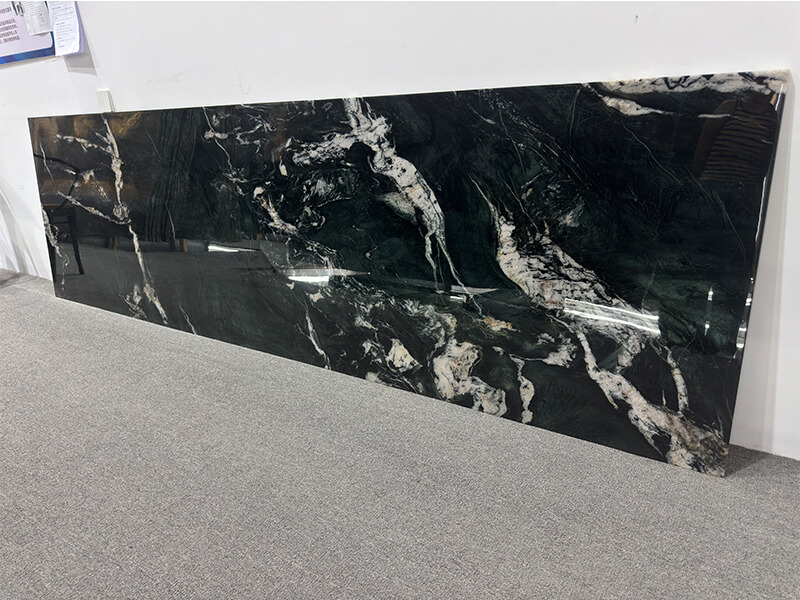 Emerald Green Quartzite Slabs Emerald Green Quartzite Slabs