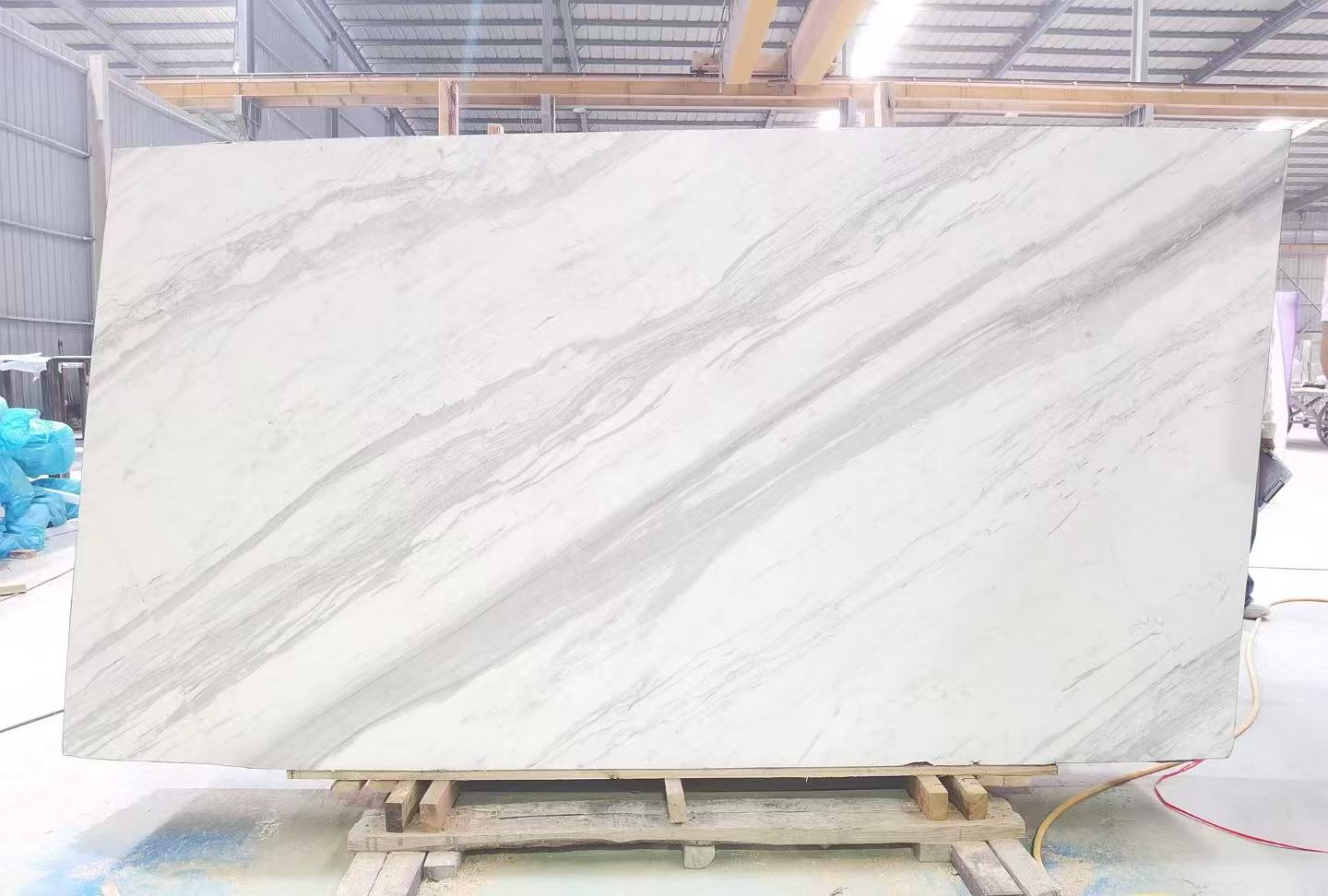 J.PAPA Quarry Volakas marble slab with bright white background and orderly silver-grey long veins