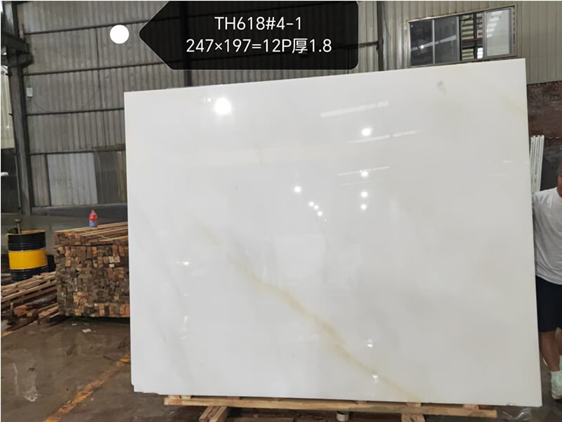 Chinese Calacatta White Marble Slabs Chinese Calacatta White Marble Slabs
