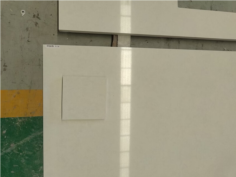 Organic White Quartz Kitchen Countertops