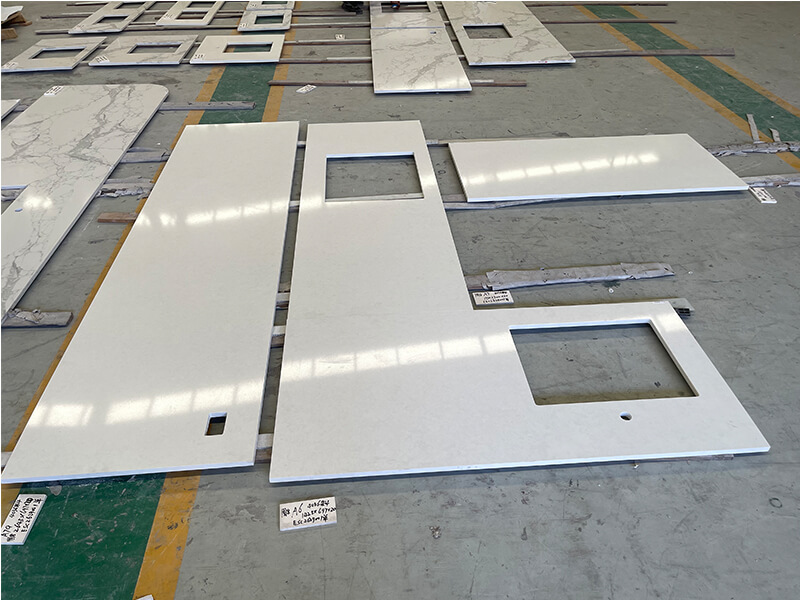 Organic White Quartz Kitchen Countertops