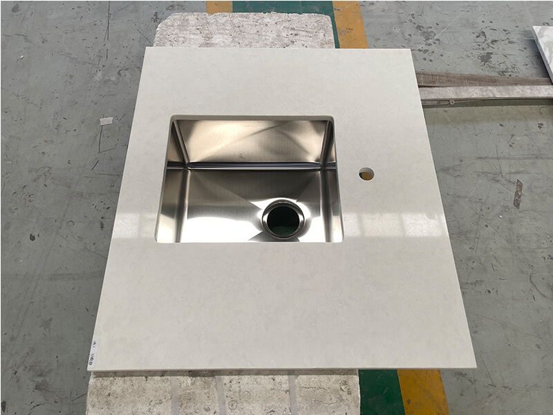 Organic White Quartz Kitchen Countertops