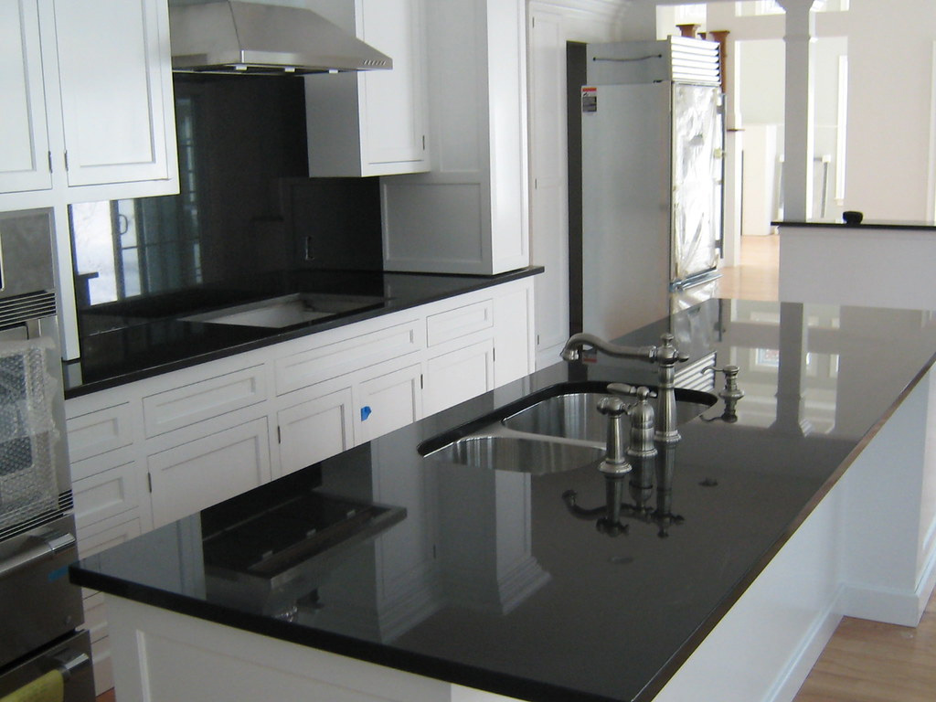 What kinds of black granite is a good choice for kitchen countertop?