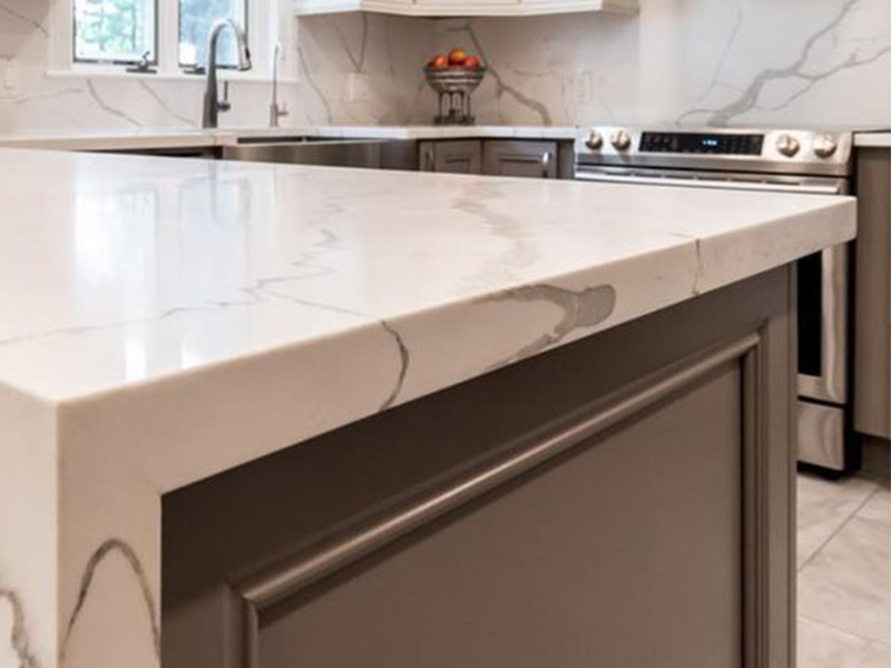 White Calacatta Laza Quartz Countertop Kitchen Island with Miltered Edge